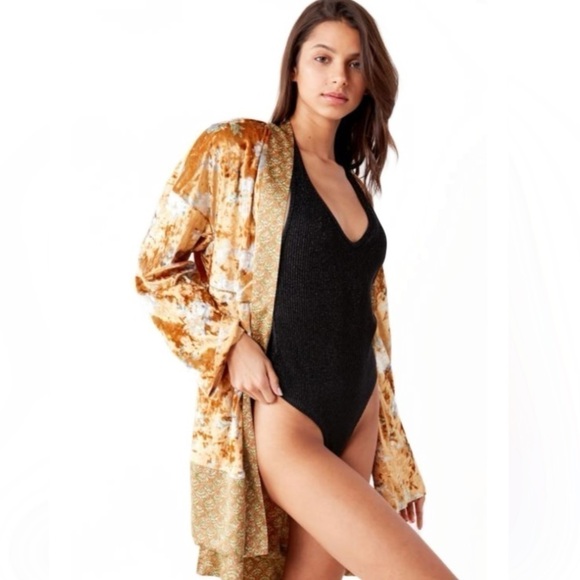 Urban Outfitters Jackets & Blazers - Urban Outfitters Out From Under Crushed Velvet Open Front Kimono Womens XS Small